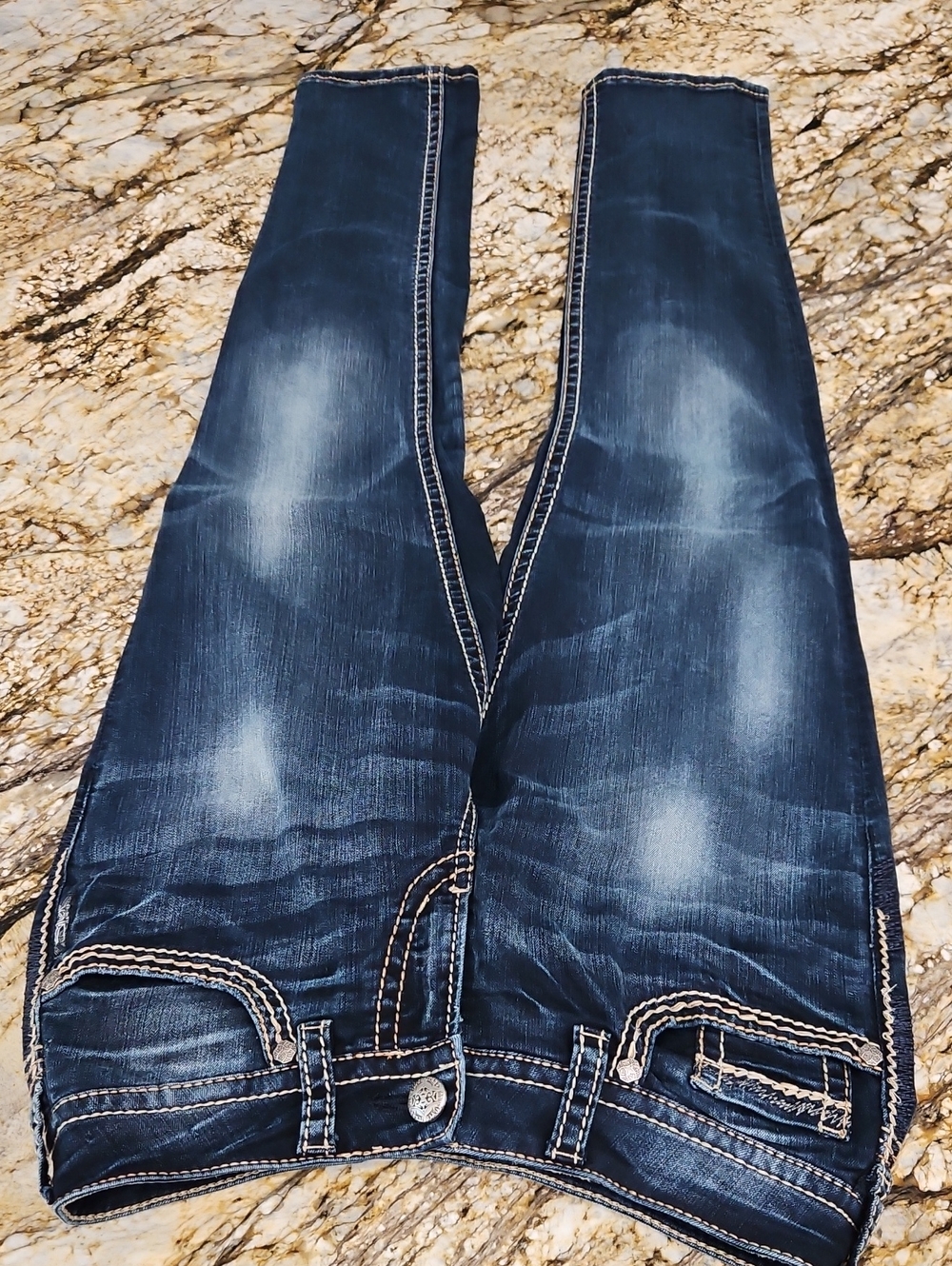 Silver Women's SUKI SKINNY Dark Blue Women's Jeans. Size 29/29 Inseam 28" Rise 8